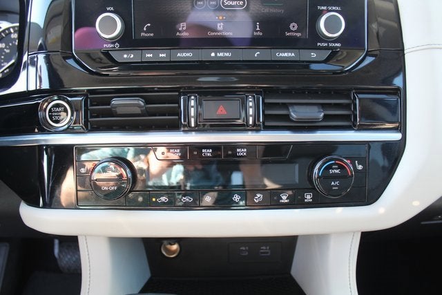 2023 Nissan Pathfinder SV